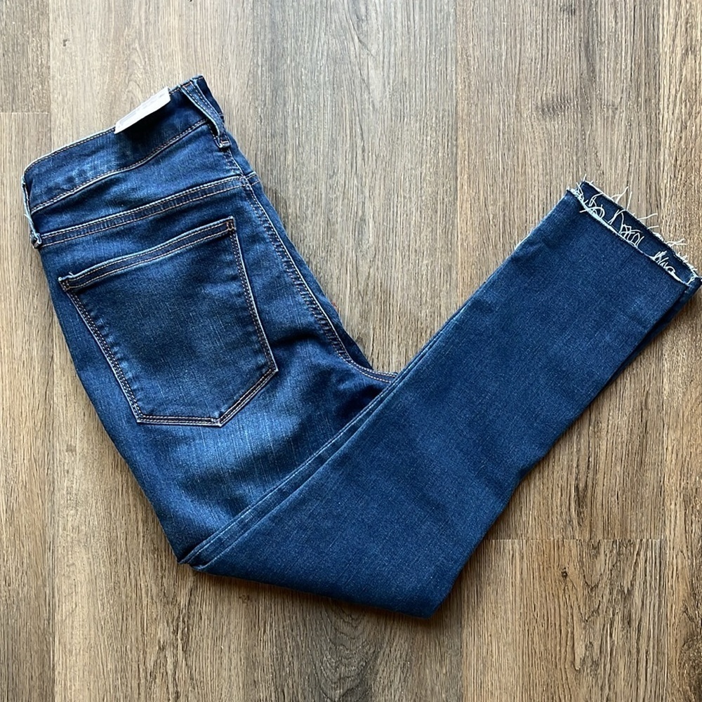 NWT Crown and Ivy 4 petite high rise sunny crop jeans - Picture 4 of 7